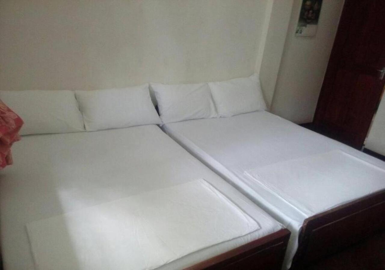 Weerakoon Guest Apartment Hikkaduwa Bagian luar foto
